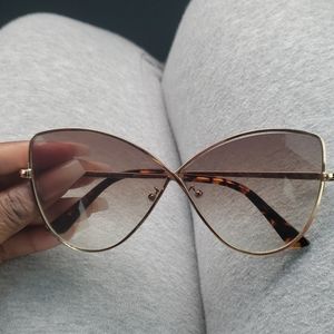 Tom Ford Cat eye Sunglasses